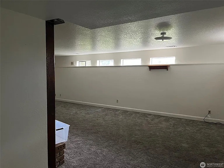 615 Arrowhead Rd — Photo 20