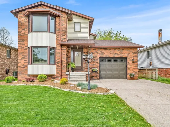 11 Rudgate Ln N, Leamington, ON N8H 4Y9