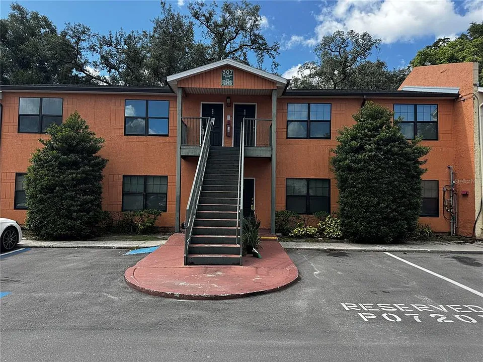 307 Oak Rose Ln #201