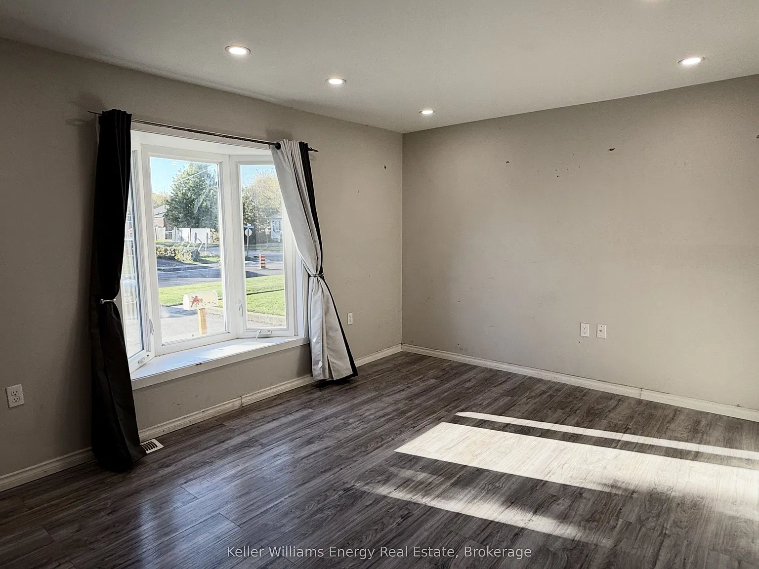 3 bed, $2,500 — Photo 3