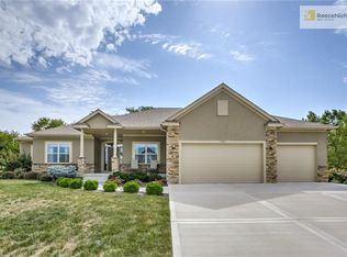903 Birchwood Dr, Raymore, MO 64083
