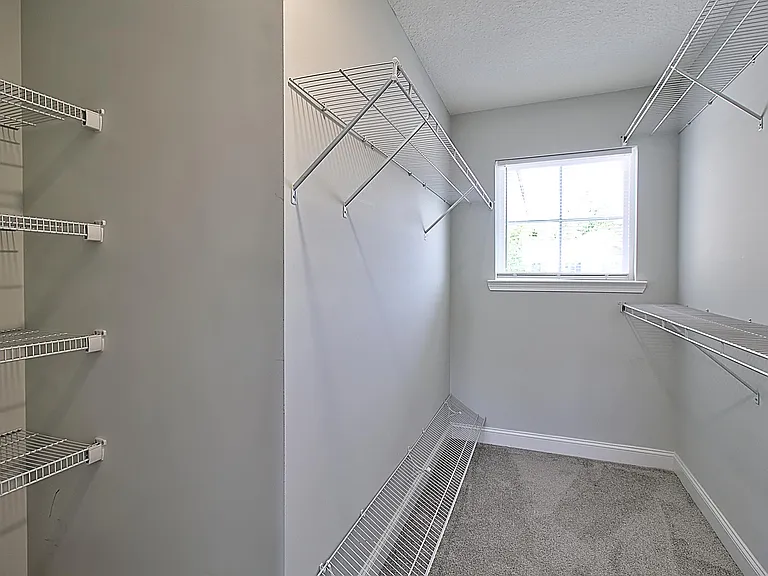 554 Fairview Cir — Photo 20