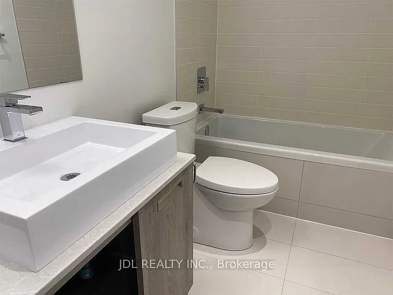 2A Church St #502 — Photo 6