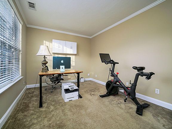 5th image of 242 Dorset Drive