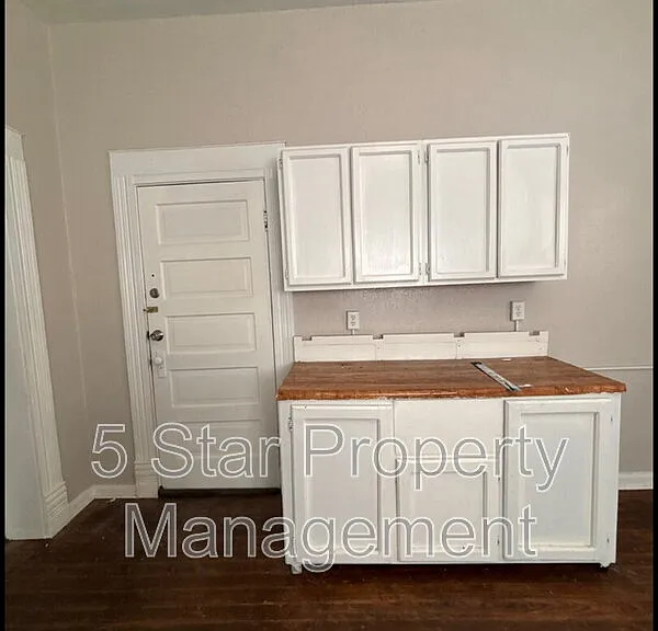 1114 N El Paso St #5 — Photo 6