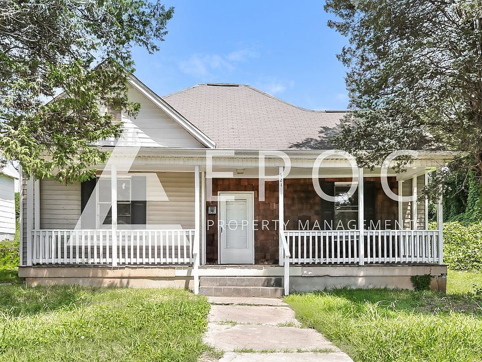 1st image of 921 22nd St