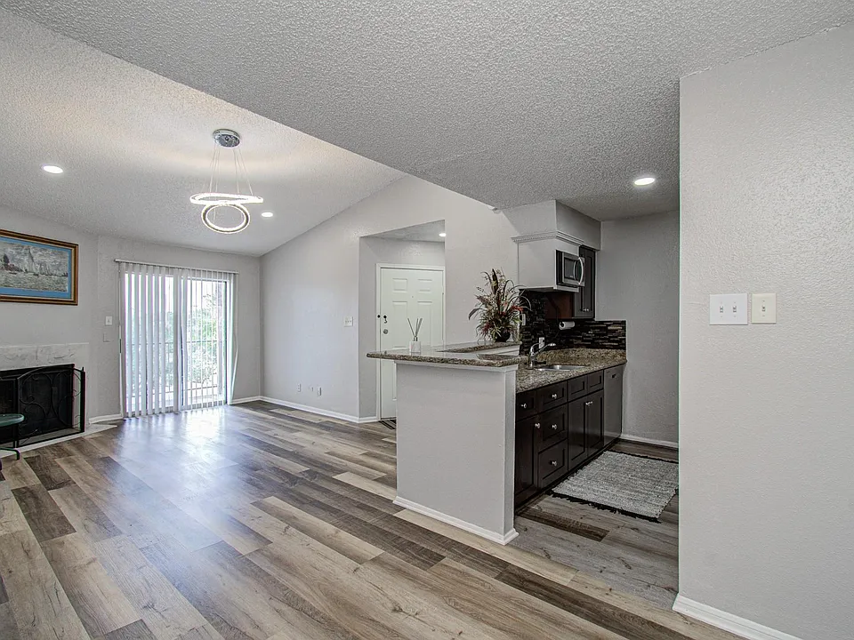 10101 S Gessner Rd #405
