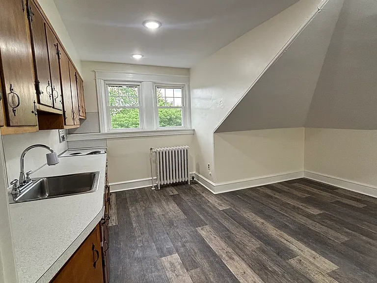 724 Main St #3 — Photo 4