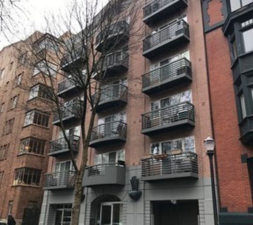 1st image of 1415 SW Park Ave #204