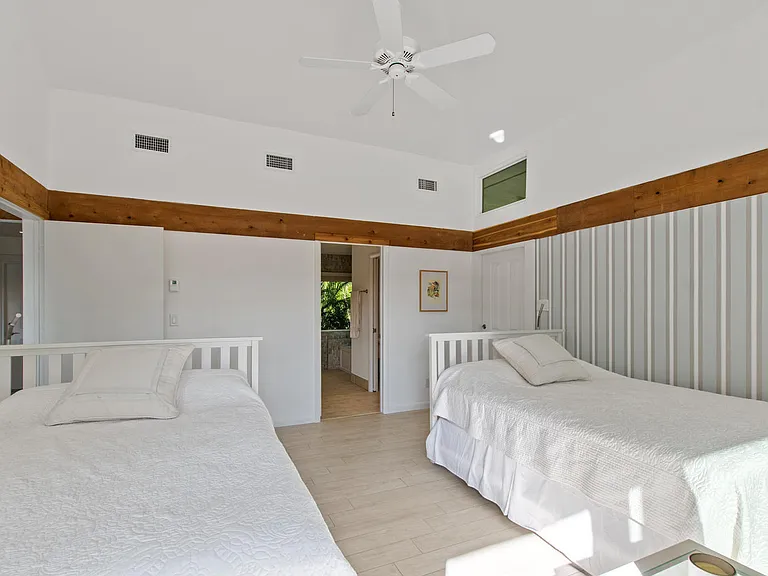 11792 Wimbledon Cir — Photo 17