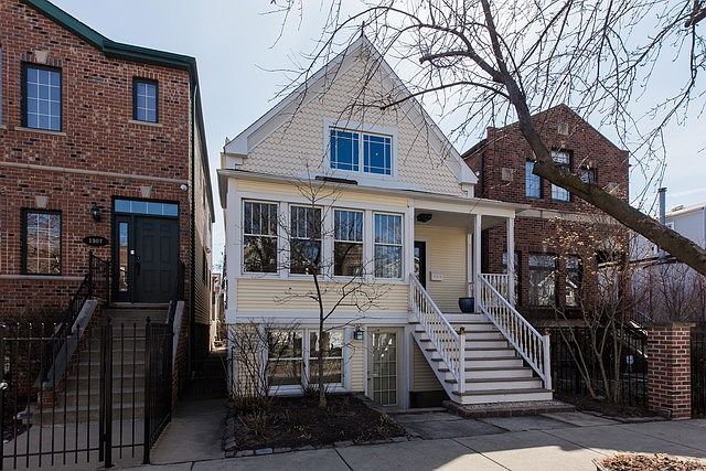 1st image of 1909 W Oakdale Ave