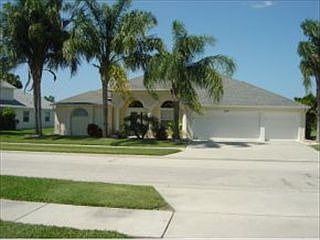 1st image of 3807 Sunward Dr