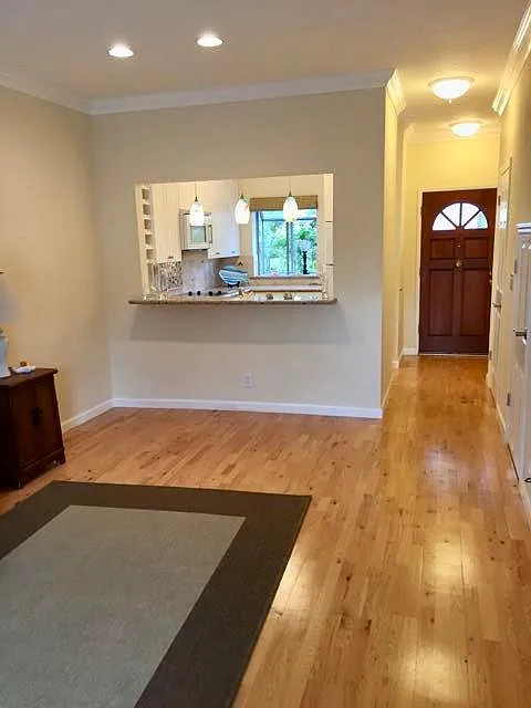 2 bed, 2.5 bath, 1159 sqft, $3,400 — Photo 4
