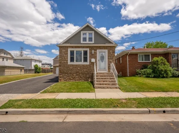 113 Arthur St, Linden City, NJ 07036