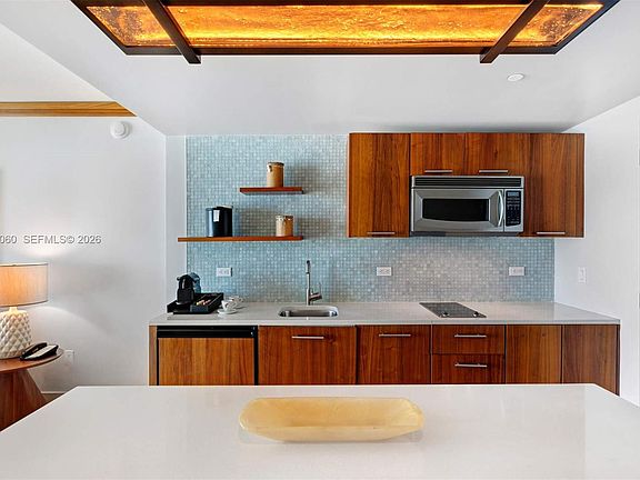4th image of 6801 Collins Ave #920