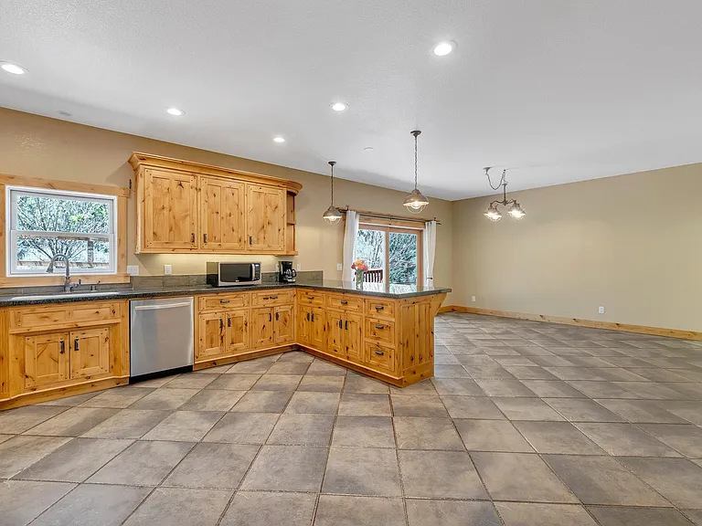16925 Mount Rose Hwy — Photo 6