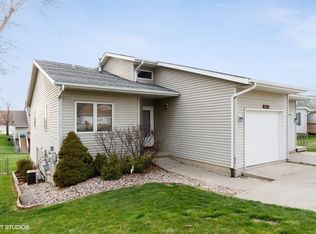 1420 Kenai Ct, Coralville, IA 52241