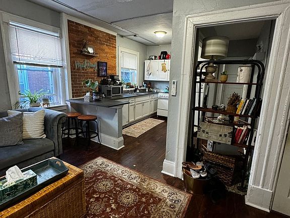 4th image of 225 S Millvale Ave APT 5