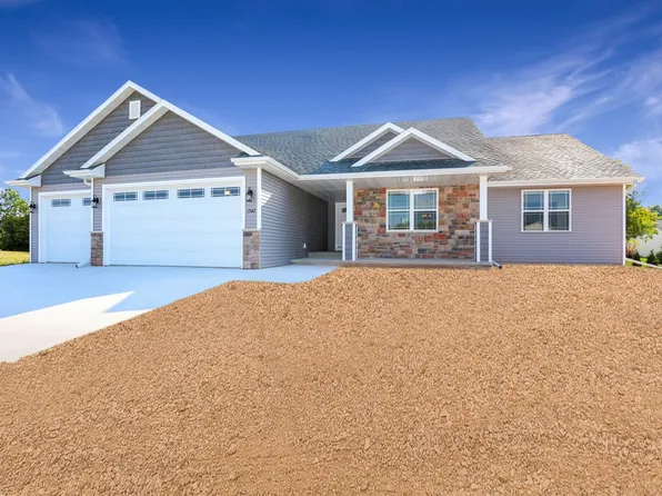 1562 Lone Oak Dr, Neenah, WI 54956