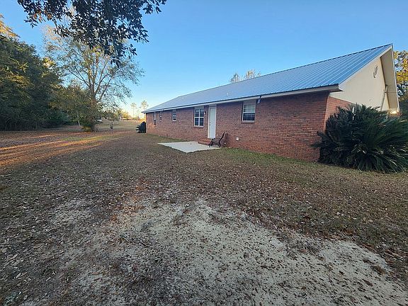 5th image of 18287 NE Live Oak Ln