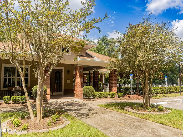 3514 Twisted Tree Ln — Photo 16