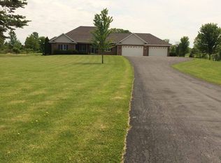 N1228 North Rd, Hortonville, WI 54944