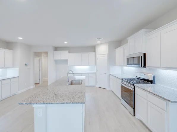 216 Dunmore Dr, Haslet, TX 76052