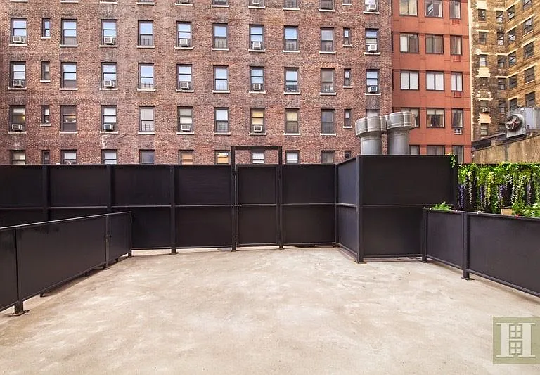 148 E 24th St #3E — Photo 21