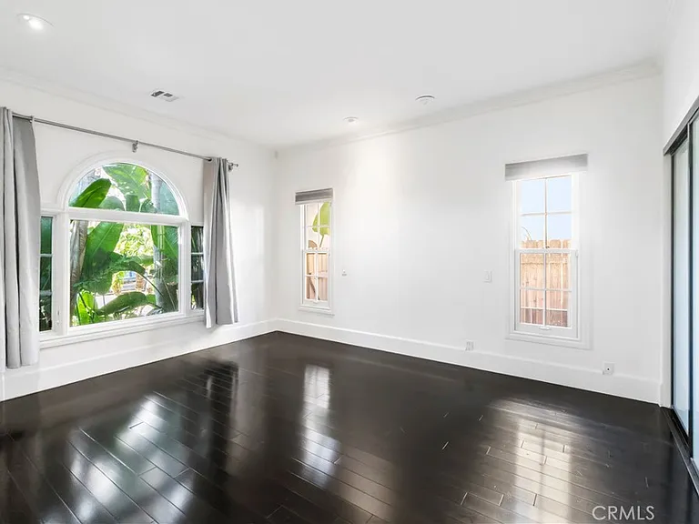432 S Orange Dr — Photo 29