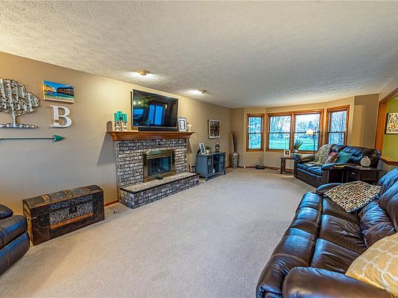 3rd image of 2166 Martin Crest Dr