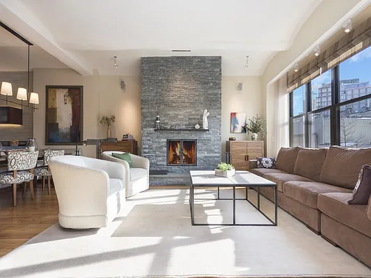 Sold by Sotheby's International Realty | media 2