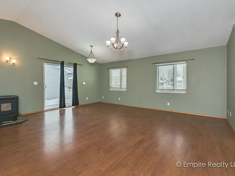 834 Marquette Loop — Photo 6