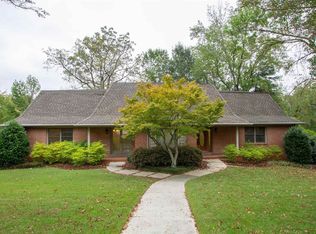 2582 Foothills Dr, Hoover, AL 35226