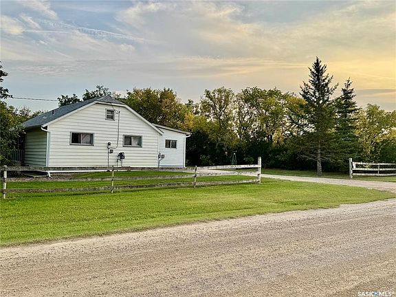2nd image of 98 4th Ave