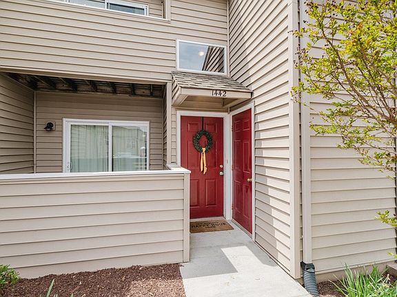 2nd image of 1442 Bradley Dr