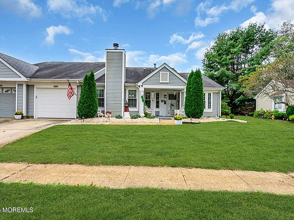 3rd image of 1035B Thornbury Lane