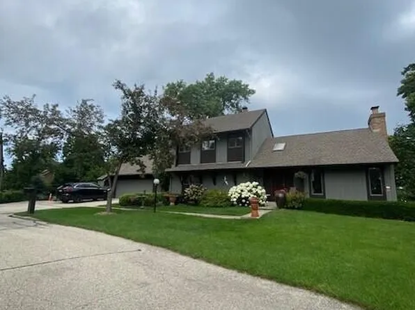 24 Lakewood DRIVE #24, Wind Point, WI 53402