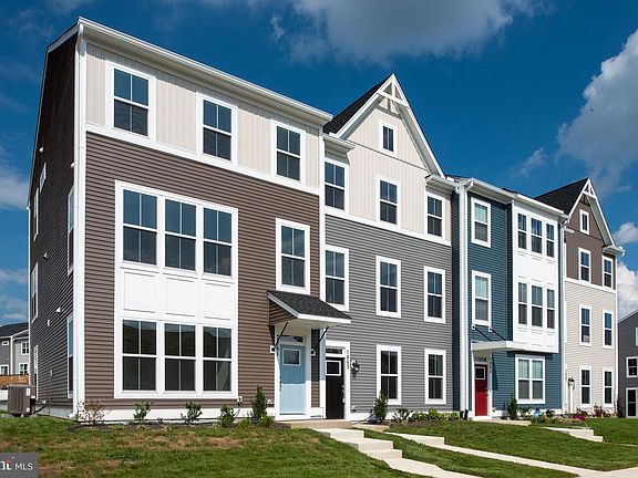 2nd image of 8820 Selby Ct