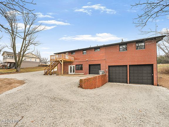3rd image of 1910 Sun Meadow Ln