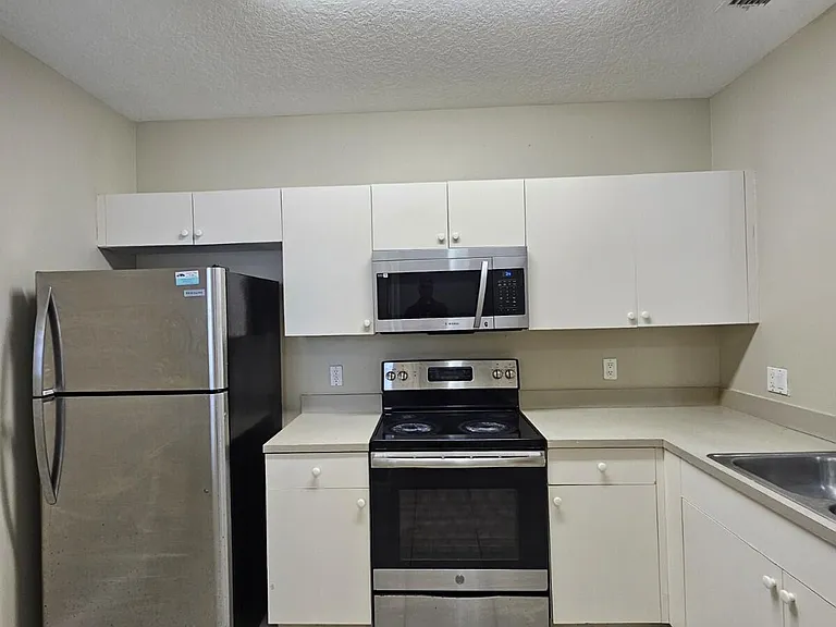 1063 Golden Lakes Blvd #322 — Photo 5