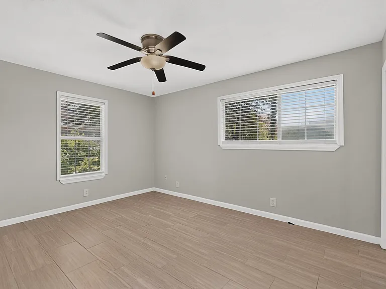 2307 Galway St — Photo 29