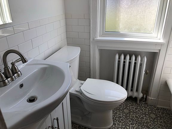 3rd image of 170 Summit Ave APT 9