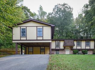 1900 Valley View Dr, Big Stone Gap, VA 24219