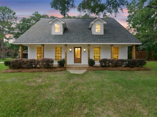 10740 Grand Ave, Grand Bay, AL 36541