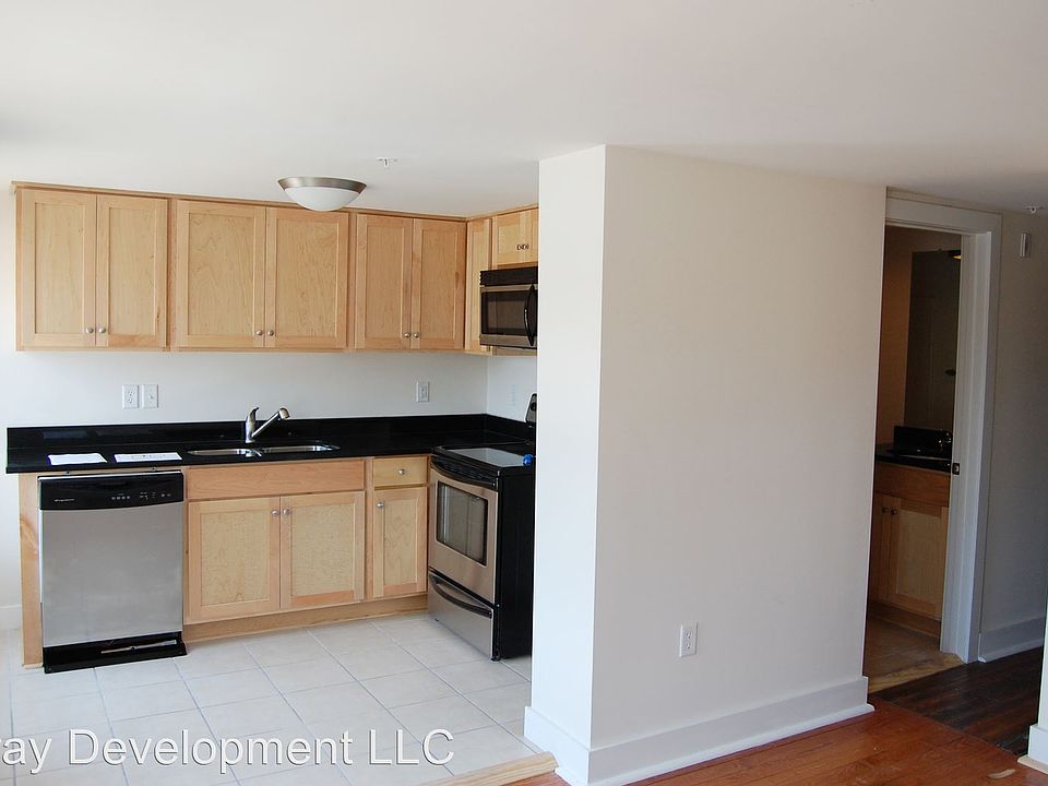 2nd image of 8 W Broad St #3853533