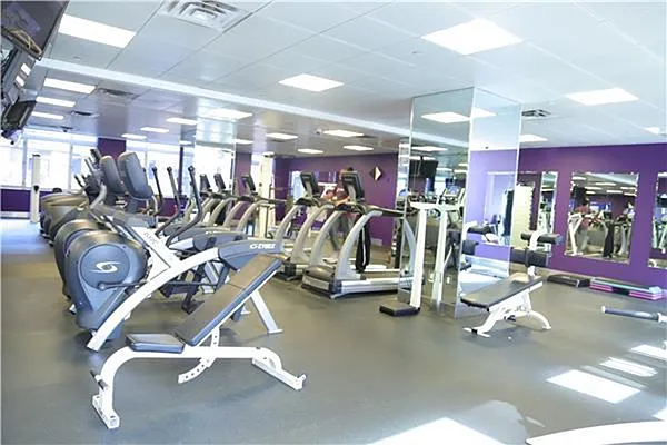 Rented by Addison Property Group | media 14