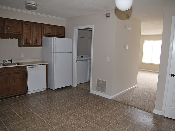 5th image of 251 Knight Dr APT 13