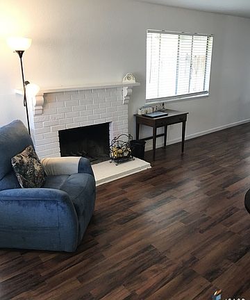 5th image of 224 Elvado Way