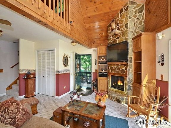4th image of 34 Airish Ln