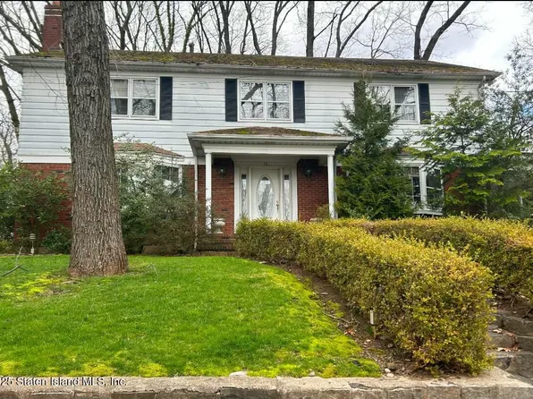 16 Holsman Rd, Staten Island, NY 10301